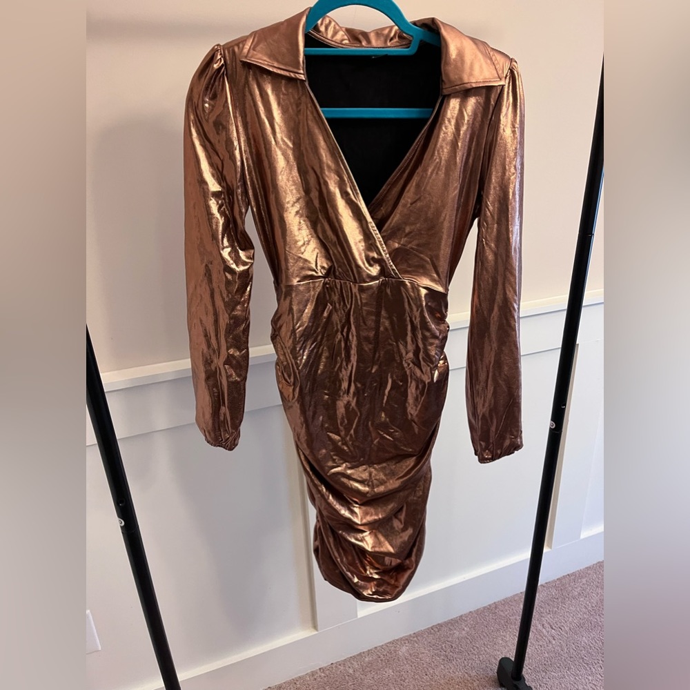 SHEIN Sexy Surplice Neck Ruched
Metallic Bodycon Dress.  Size 6 (M)